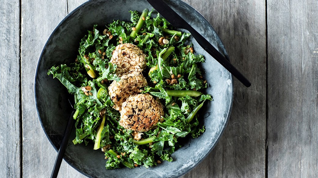 Fuldkorns fishcakes med sprød salat