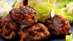 Græske frikadeller med sprød blomkålssalat - thumbnail