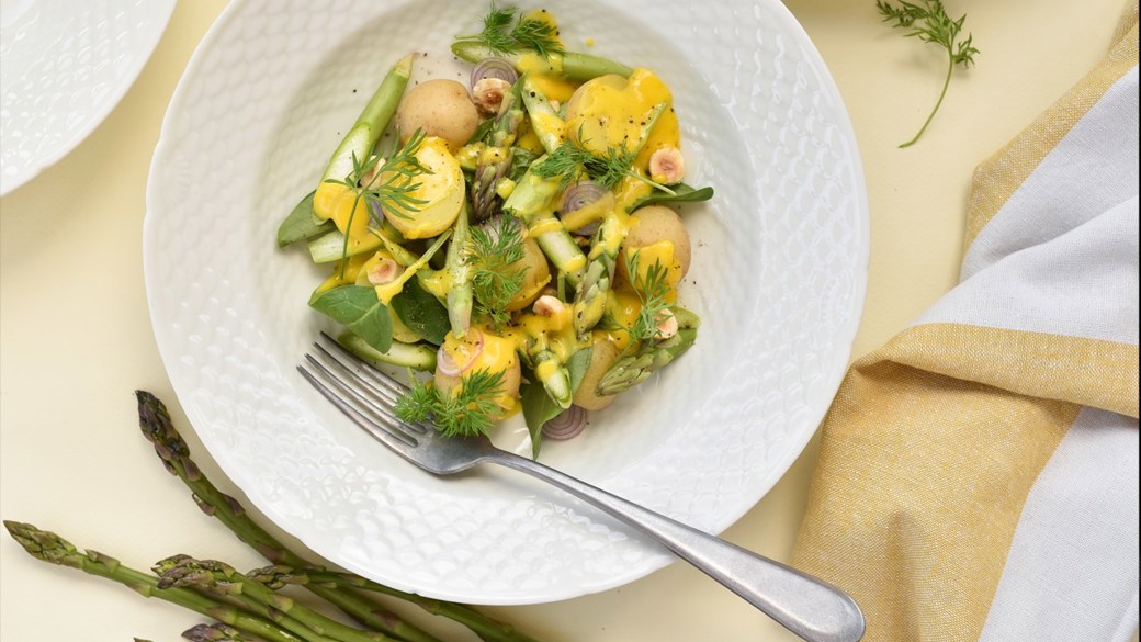 Salat af nye kartofler, asparges og rapsmayo
