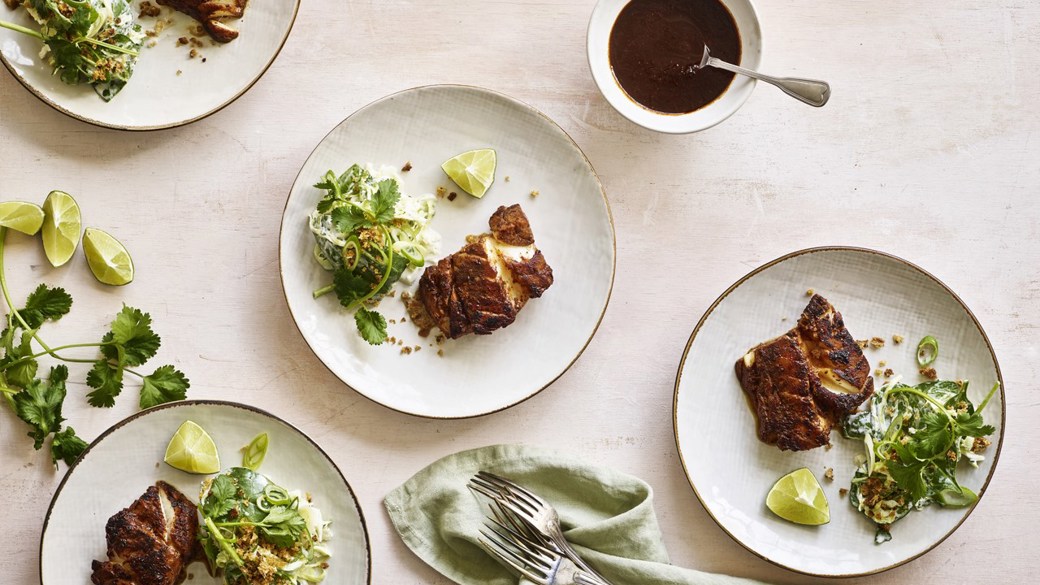 Barbecuefisk med grønt vendt i yoghurt