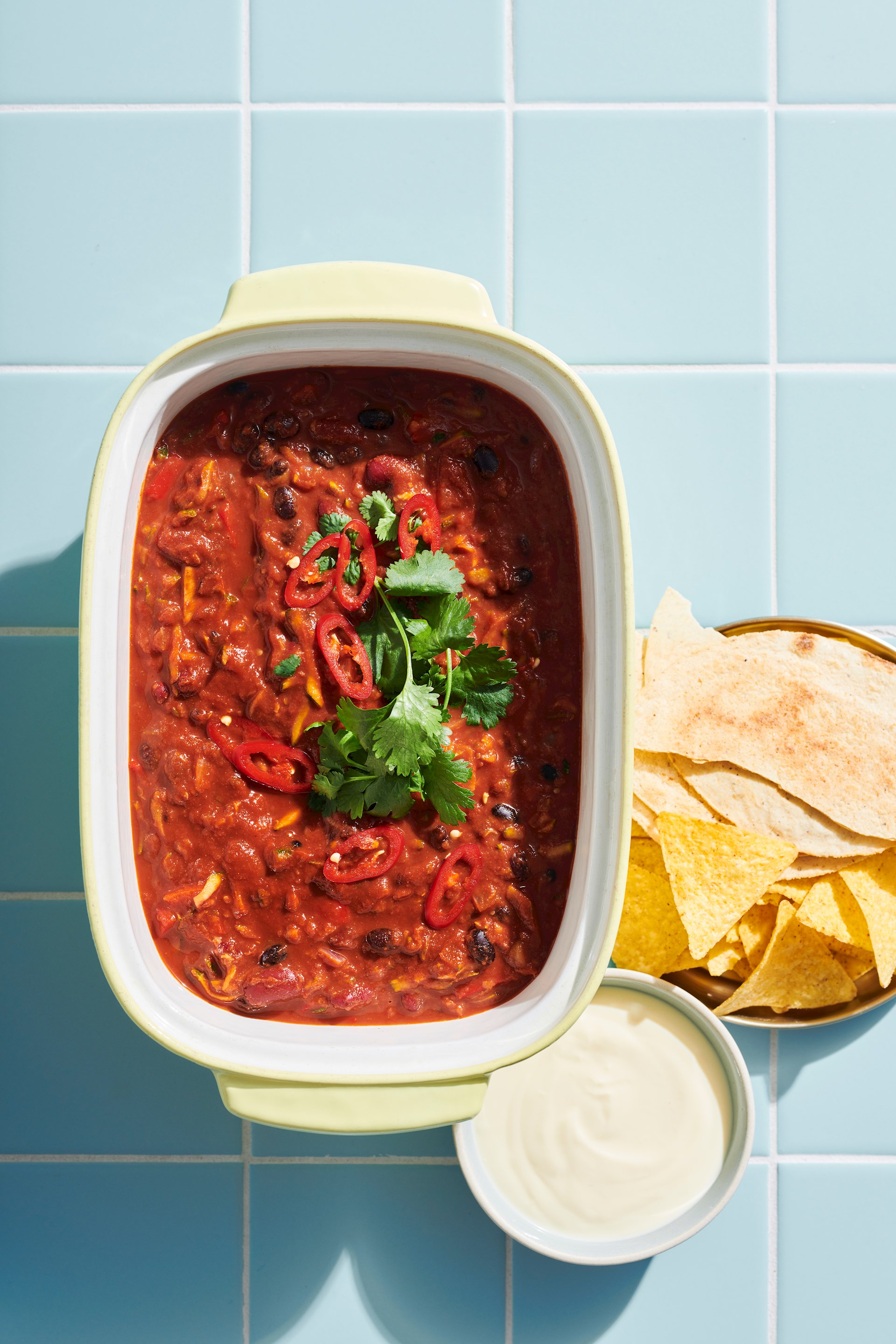 Chili sin carne med to slags bønner og mørk chokolade