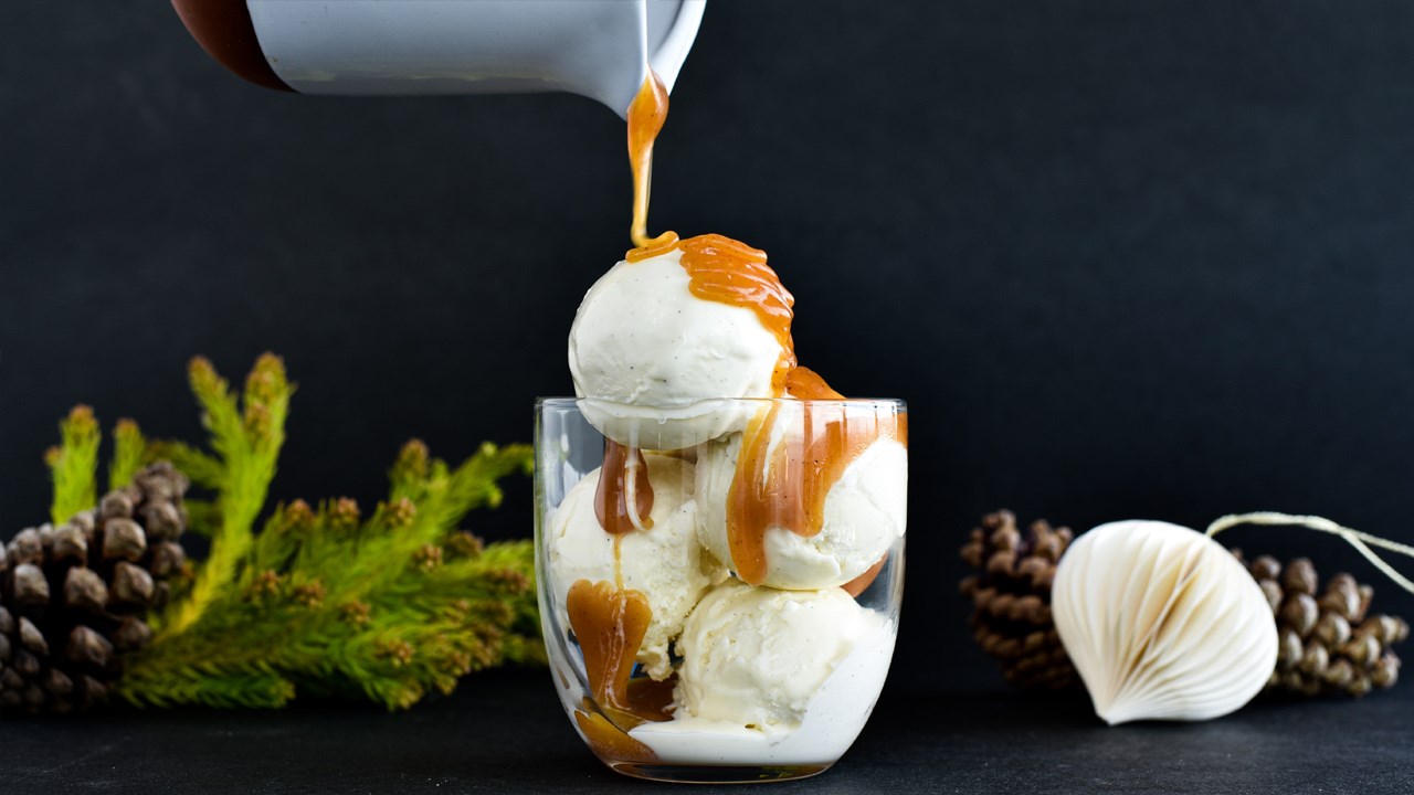 Nem karamelsauce med kanel og havsalt