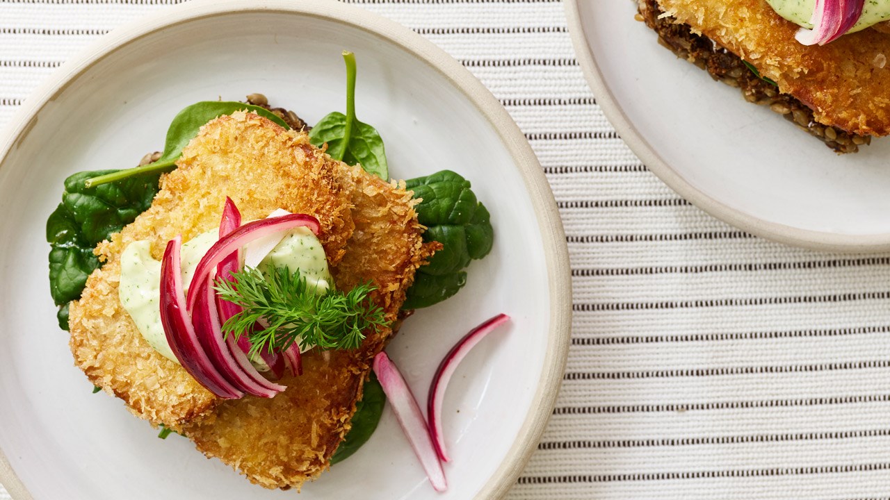 Paneret torskerogn med dildmayo