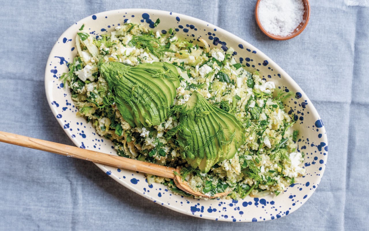 Quinoasalat med feta, fennikel & stegt agurk