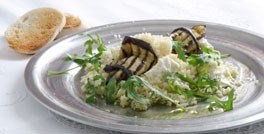 Couscous med aubergine og feta • Læs vorse opskrift her