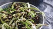 Quinoasalat med spidskål og avocado - thumbnail