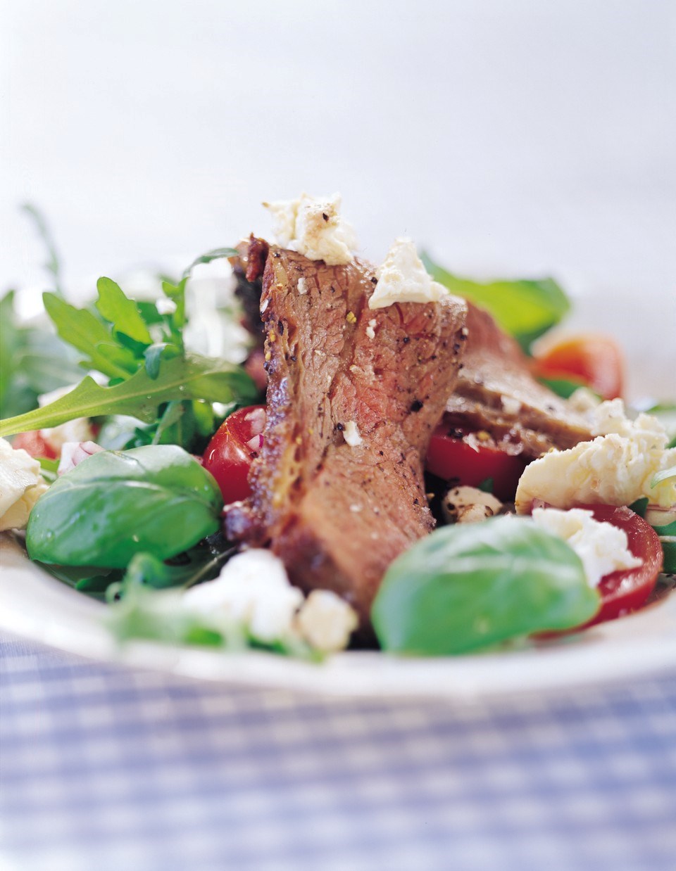 Salat med cuvette • Opskrift med tomater og fetaost. Læs