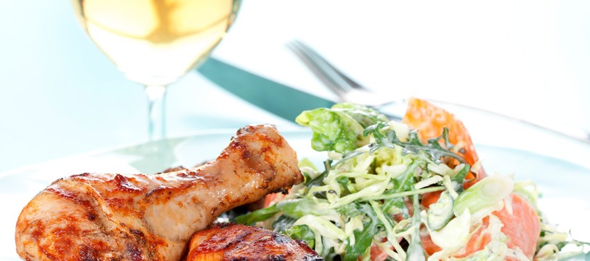 Barbeque kylling med cremet råkost