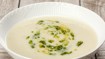 Blomkålssuppe med hvide bønner og persilleolie - thumbnail