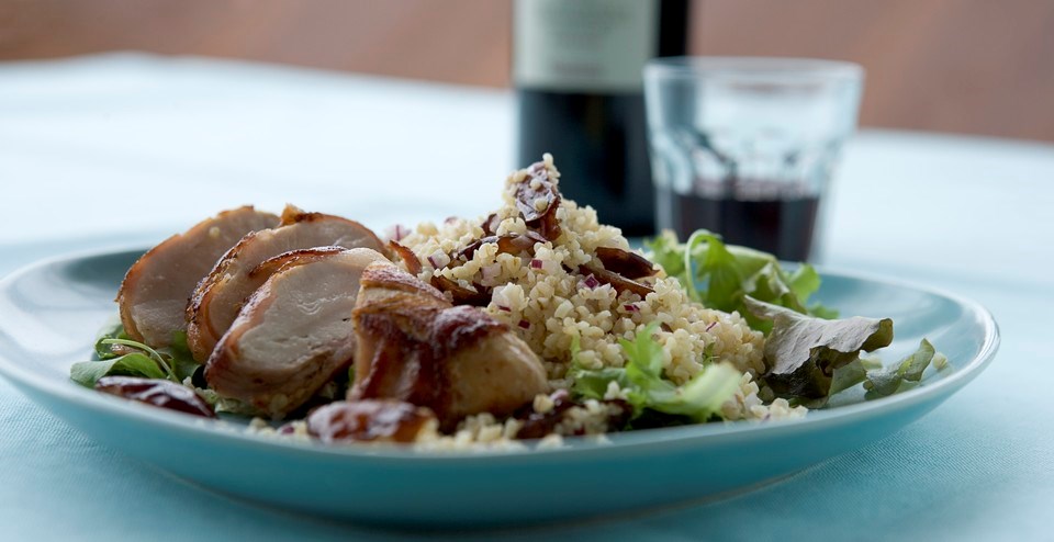 Kylling og bulgur med dadler