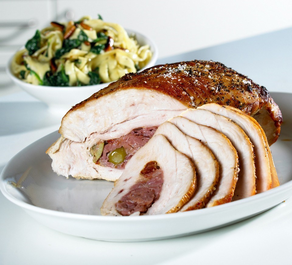 Fyldt kalkunbryst med spinatpasta