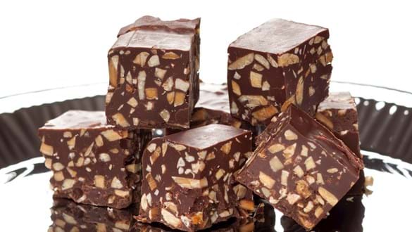 Chokolade-nougat med ristede mandler