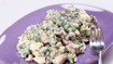 Cremet kålsalat med bacon, rosiner og solsikkekerner - thumbnail