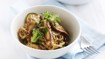 Wok med kylling, grønt, nudler og peanutssauce - thumbnail