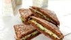 Flad sandwich med pesto, avocado og kylling - thumbnail
