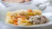 Ovnbagt fiskebøf med varm kartoffelsalat og peberrod - thumbnail