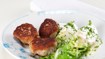Frikadeller med spidskål og sauce - thumbnail