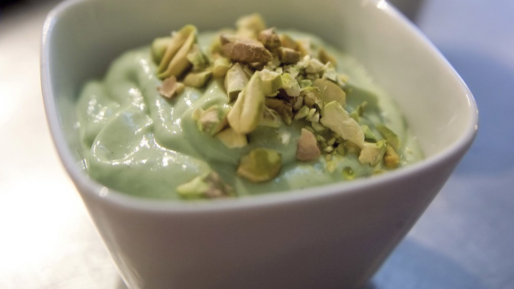 Avocadocreme med pistaciedrys