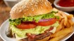 Burger med bacon og guacamole - thumbnail