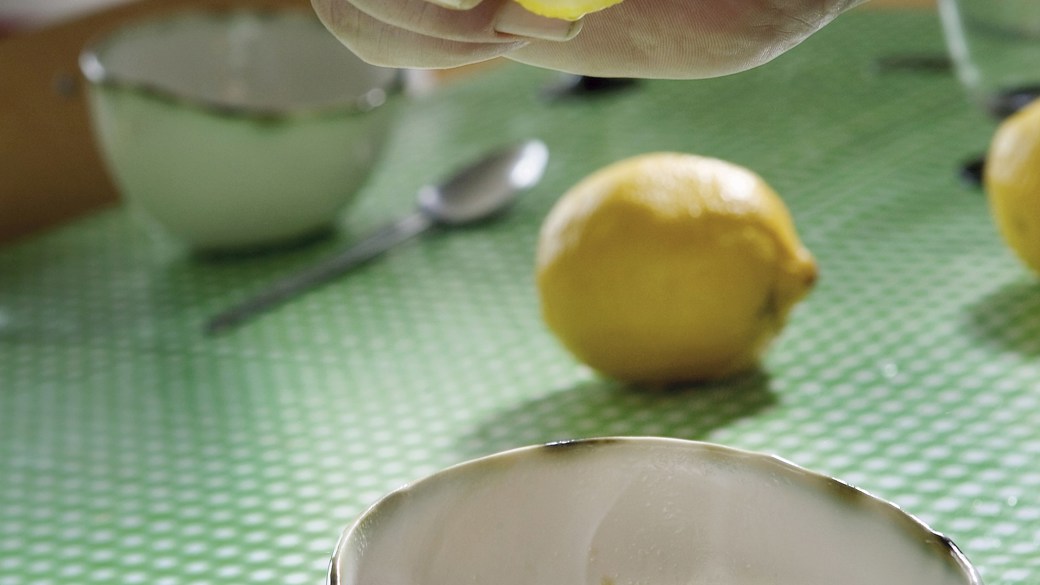 Hønsekødssuppe med masser af citron