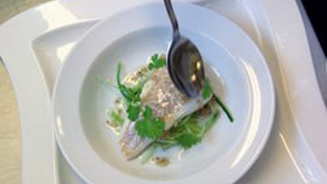 Bagt vesterhavstorsk med sesam og vanilleolie