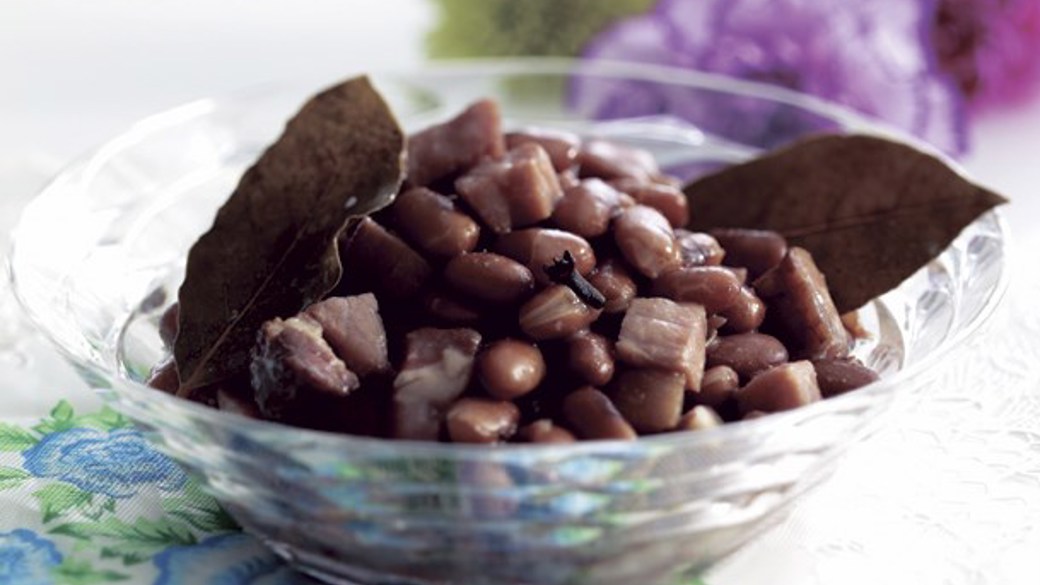 Brune bønner med røget svinekød - Aruba style