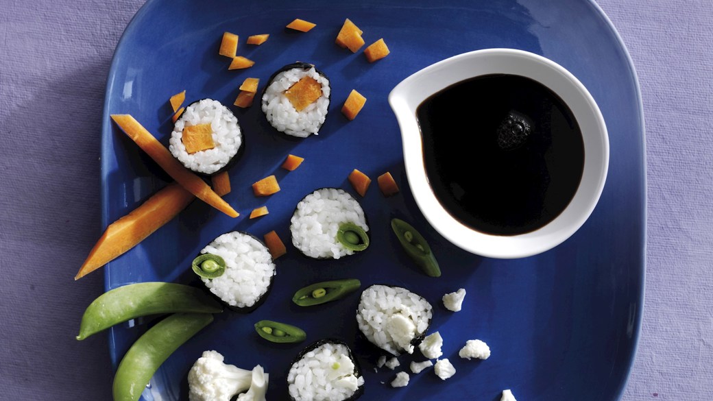 Sushi med rå grøntsager