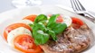 Grillet kalv med tomatsalat - thumbnail