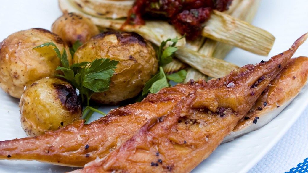 Grillede kartofler og fennikel. Pebermakrel hertil