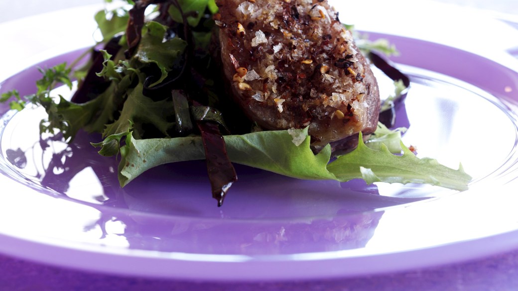 Lammeculotte på vaniljekrydret rødkål med salat