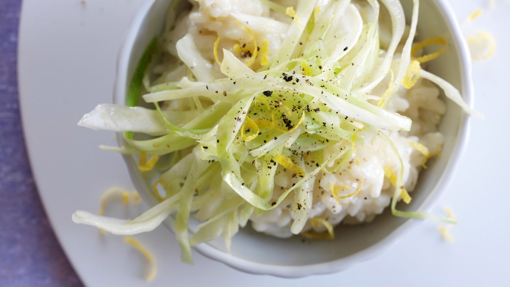 Risotto med lynstegt kål og citron