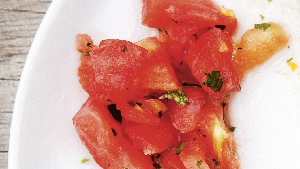 Tomatsalat med konserveret/ saltet citron
