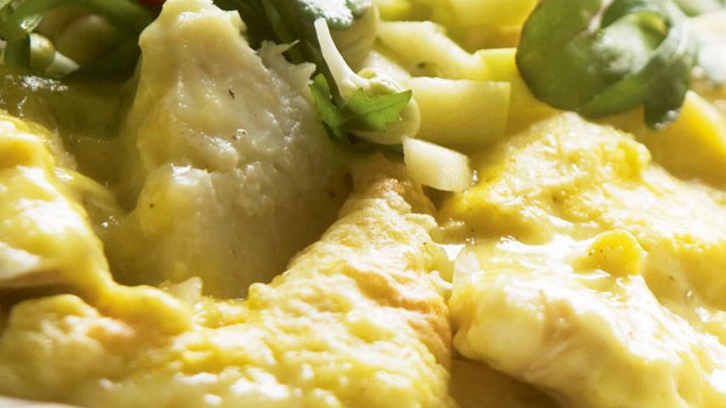 Fiskegratin med karry og masser af salat