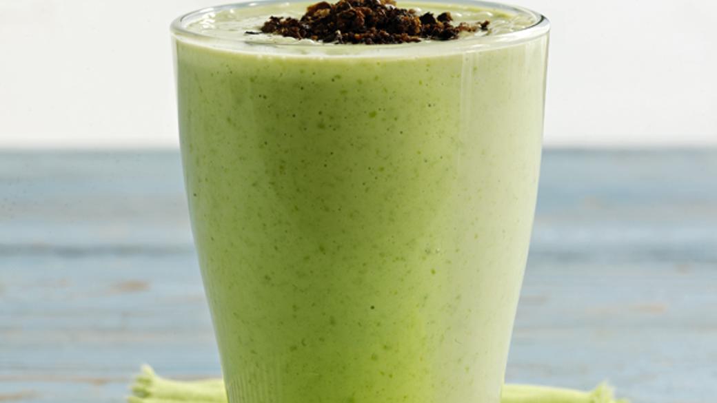 Ærte-smoothie og rugbrødsdrys med lakrids