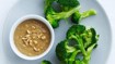 Broccolisnack med peanutdip - thumbnail