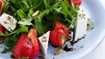 Jordbærsalat med rucola og feta - thumbnail