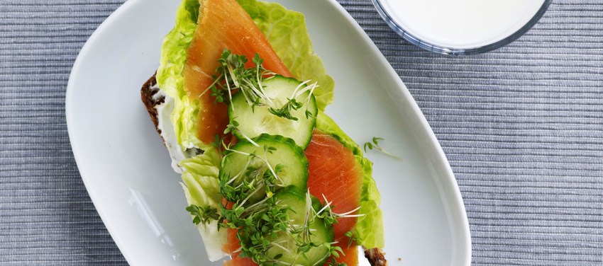 Rugbrød med laks
