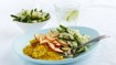 Kylling i cremet karrysauce med ris og haricots verts - thumbnail