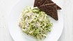 Salat med grøn pesto, kål og kylling - thumbnail