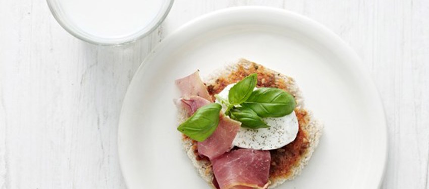Tomat "pizza" med skinke