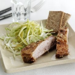 Gammeldags revelsben med hvidkålssalat - børnevenlig fremgangsmåde