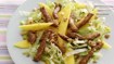 Salat med mango og wokstrimler - børnevenlig fremgangsmåde - thumbnail