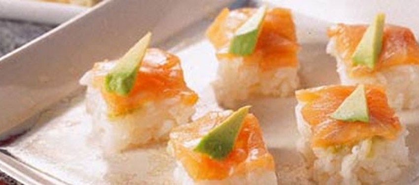Presset sushi med laks og avocado