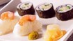 Sushirulle med røget makrel og sushi med rejer - thumbnail