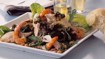 Thai kyllingesalat med grillede rejer og peanuts - thumbnail