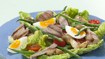Salad nicoise – Salat med frisk tun, æg og oliven - thumbnail
