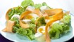 Salat med smilende æg, kolde kartofler og gulerodskrøller - thumbnail