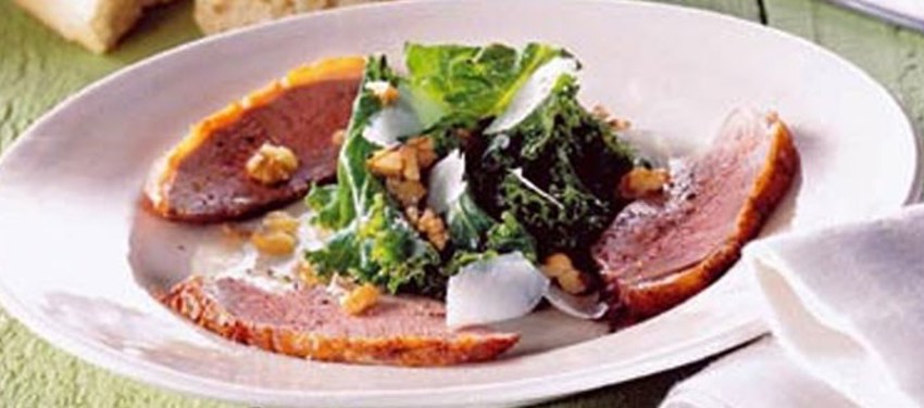 Andebryst m/grønkål- og valnøddesalat
