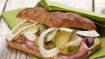 Sandwich med roastbeef, fennikel og syltede agurker - thumbnail