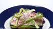 Smørrebrød med røget ørred, spinat, radiser, asparges og dild - thumbnail